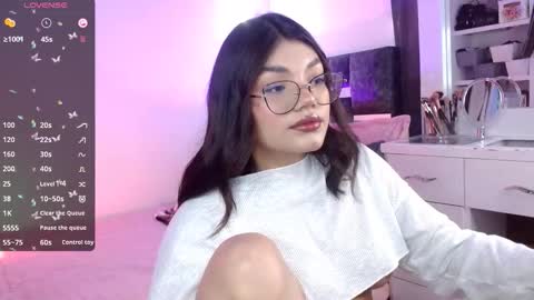 Snapshot of _camilaaa__ chatting on October 30, 9:26 pm   online show from October 30, 9:26 pm