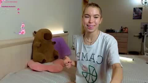 _capybara0_0 online show from November 30, 9:08 pm