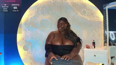 Snapshot of _carolinagomez chatting on November 4, 8:30 pm Caro. online show from November 4, 8:30 pm