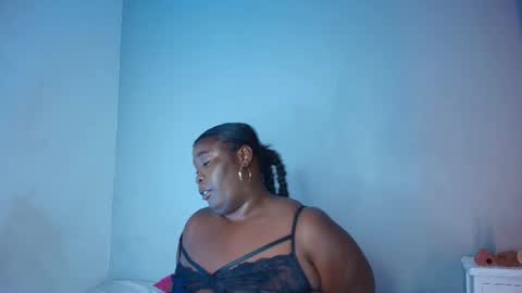 Snapshot of _carolinagomez chatting on November 21, 7:34 pm Caro. online show from November 21, 7:34 pm