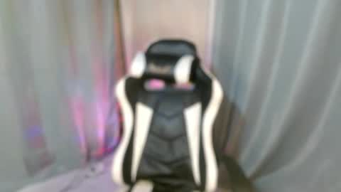 Kate flores online show from January 8, 12:05 pm