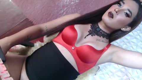 Caroline online show from January 26, 1:15 pm