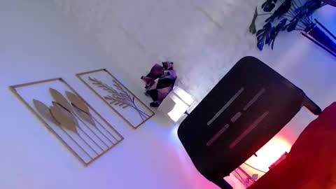 Caroline online show from October 8, 10:18 pm