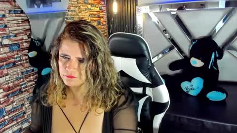 Snapshot of _casandra11 chatting on February 10, 11:45 pm _casandra11 online show from February 10, 11:45 pm