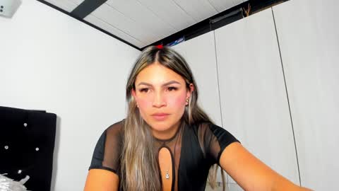 Snapshot of _cereza_ chatting on December 27, 11:10 pm Bella online show from December 27, 11:10 pm