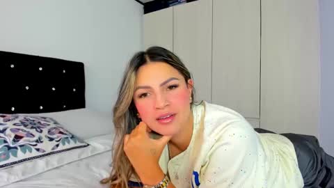 Snapshot of _cereza_ chatting on February 24, 8:14 pm Bella online show from February 24, 8:14 pm