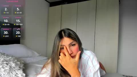 Snapshot of _cereza_ chatting on March 1, 9:04 pm Bella online show from March 1, 9:04 pm