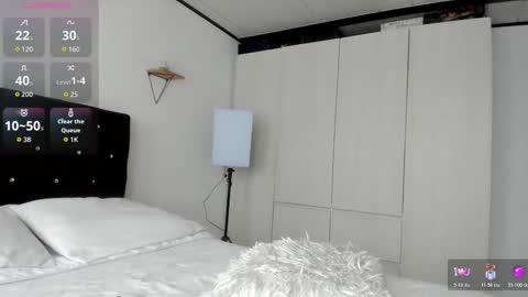 Snapshot of _cereza_ chatting on February 2, 10:30 pm Bella online show from February 2, 10:30 pm