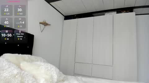 Snapshot of _cereza_ chatting on February 25, 9:24 pm Bella online show from February 25, 9:24 pm