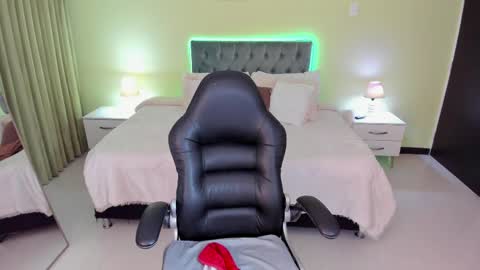 Charlote online show from March 29, 6:46 am