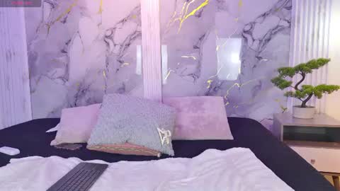 _charlotte_queen_ online show from July 1, 6:51 pm