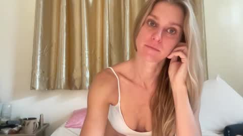 Snapshot of _chelsea___ chatting on December 11, 8:18 pm Chelsea xo online show from December 11, 8:18 pm