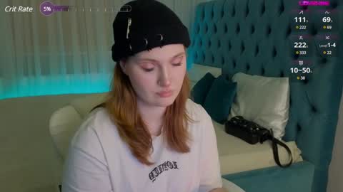 Snapshot of _chlo_e chatting on December 17, 1:39 am Alisa NO NUDE online show from December 17, 1:39 am