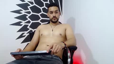 Snapshot of _christopher_dennis_ chatting on February 13, 5:16 am CRIS online show from February 13, 5:16 am
