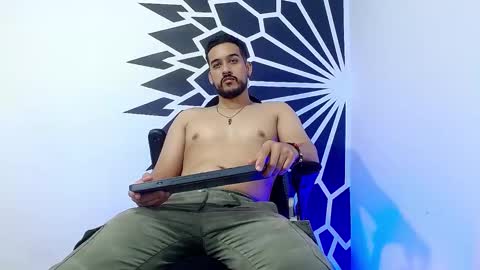 Snapshot of _christopher_dennis_ chatting on February 20, 1:25 am CRIS online show from February 20, 1:25 am