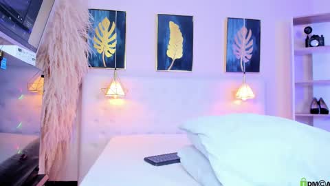 Snapshot of _cinnamon_star chatting on September 19, 12:28 pm _cinnamon_star online show from September 19, 12:28 pm