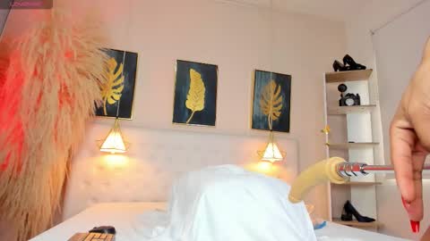 _cinnamon_star online show from January 18, 7:06 pm