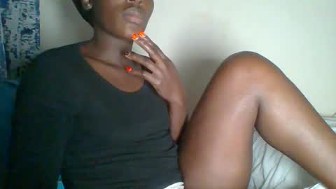 Snapshot of _clara01 chatting on January 18, 11:43 am clara online show from January 18, 11:43 am