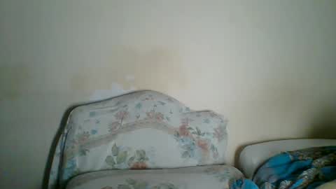 Snapshot of _clara01 chatting on February 6, 8:18 am clara online show from February 6, 8:18 am