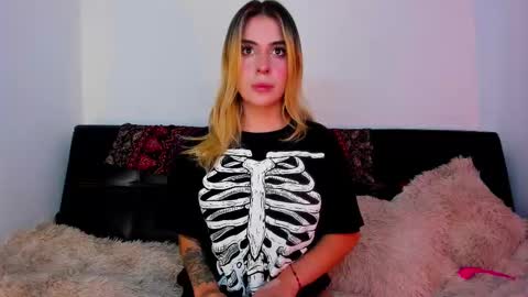  Chloe  online show from February 18, 3:53 am