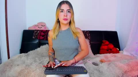  Chloe  online show from February 19, 3:50 am