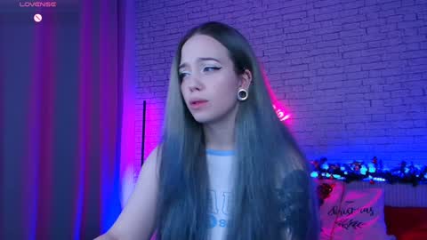 Nica online show from December 27, 9:39 am