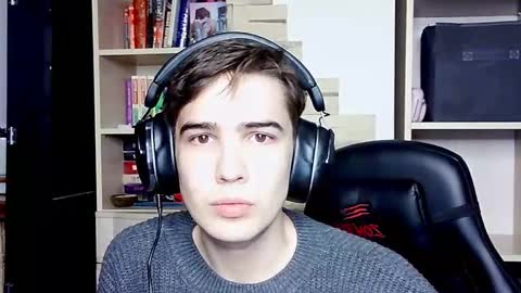 Snapshot of _crise_next_door_ chatting on October 16, 3:13 pm _crise_next_door_ online show from October 16, 3:13 pm