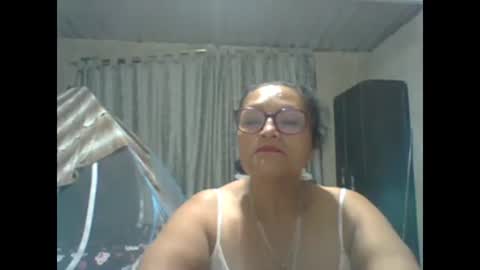 Snapshot of _cristal09 chatting on October 19, 2:56 am _cristal09 online show from October 19, 2:56 am