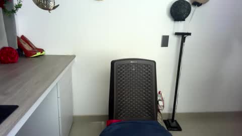  cristal ayala online show from January 19, 4:22 am