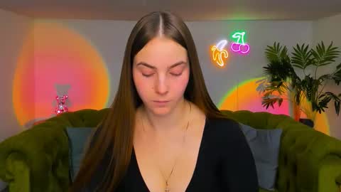 Erika online show from December 2, 1:17 pm