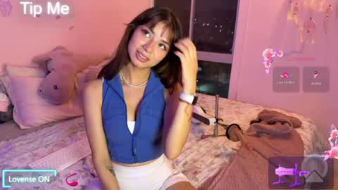 Snapshot of _cute_isabella_ chatting on May 27, 11:35 pm _cute_isabella_ online show from May 27, 11:35 pm