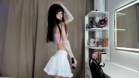 Emilia online show from November 23, 1:22 pm