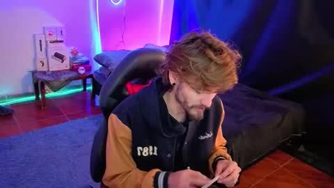 delacruz online show from December 15, 12:09 pm