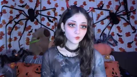 Snapshot of _devilbaby chatting on October 4, 5:05 am Kate online show from October 4, 5:05 am