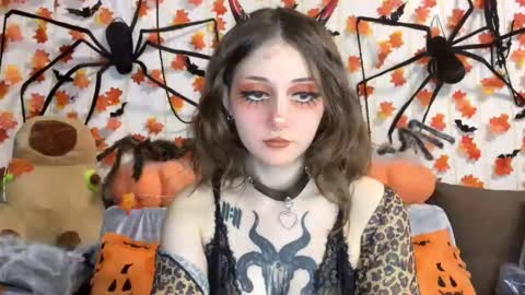 Snapshot of _devilbaby chatting on October 5, 6:28 pm Kate online show from October 5, 6:28 pm