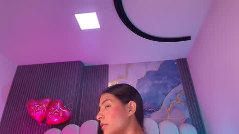 Dione online show from March 4, 7:53 pm