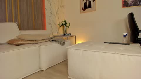 Abril online show from March 10, 1:05 pm