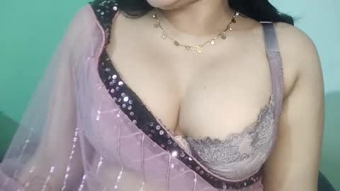 _dreamgirl_0 online show from March 22, 8:23 pm