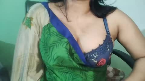 _dreamgirl_0 online show from March 28, 4:06 pm