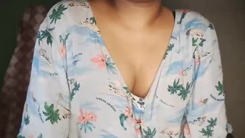 Snapshot of _dreamgirl_0 chatting on June 28, 2:17 am _dreamgirl_0 online show from June 28, 2:17 am