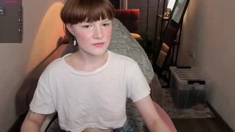 Luna    online show from March 11, 1:17 pm