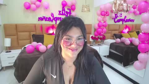 Snapshot of _dulcinea_1 chatting on February 4, 11:38 am Dulcinea online show from February 4, 11:38 am