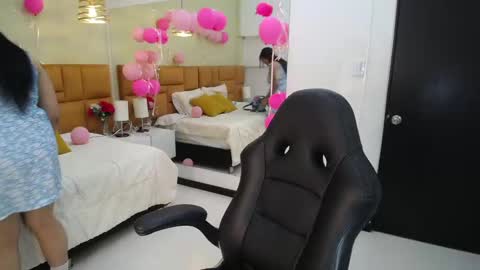 Snapshot of _dulcinea_1 chatting on February 9, 11:47 am Dulcinea online show from February 9, 11:47 am