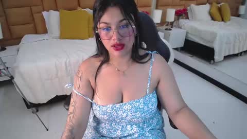 Snapshot of _dulcinea_1 chatting on February 13, 5:22 pm Dulcinea online show from February 13, 5:22 pm