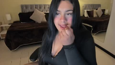 Snapshot of _dulcinea_1 chatting on October 8, 3:15 am Dulcinea online show from October 8, 3:15 am