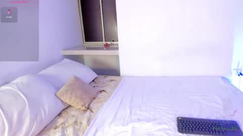 Elizabeth online show from April 22, 4:04 am