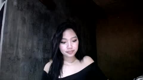 Snapshot of _ellevivien chatting on July 11, 5:59 pm Elle online show from July 11, 5:59 pm