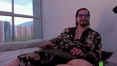  -         online show from February 28, 10:55 pm