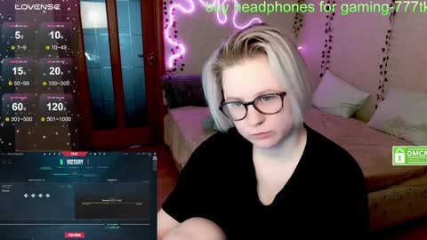 Snapshot of _elven_dreams__ chatting on January 20, 9:22 pm chloue and Gretta online show from January 20, 9:22 pm