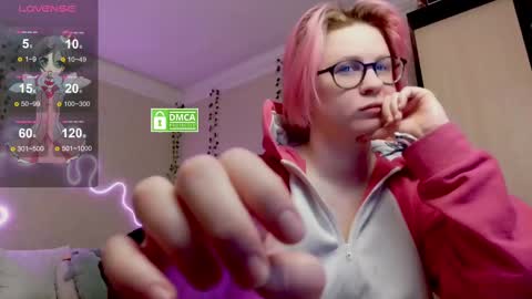 Snapshot of _elven_dreams__ chatting on February 16, 6:54 pm chloue and Gretta online show from February 16, 6:54 pm